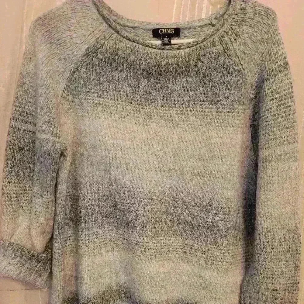 EUC Chaps women's blue and white cable knit sweater